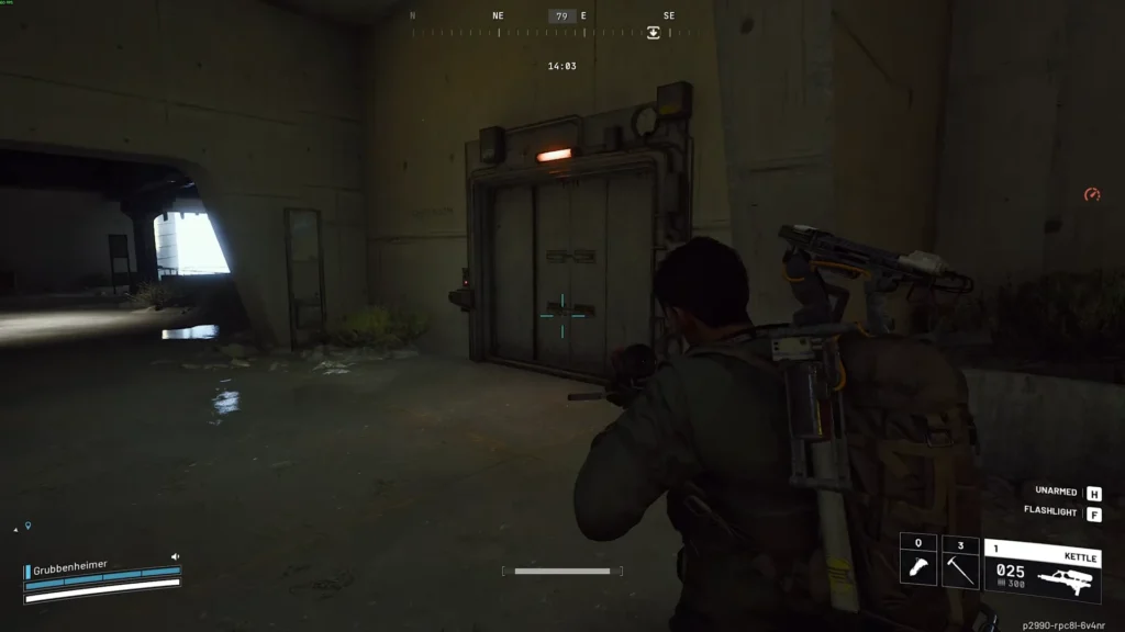 Запертая дверь в комнату персонала дамбы